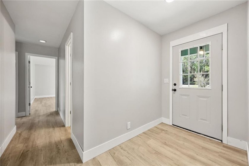 Discover your new home! This beautifully remodeled 2-bedroom - photo 7