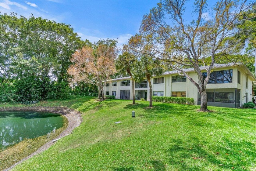 Enjoy the best of country club living at Hunters Run in this - photo 15