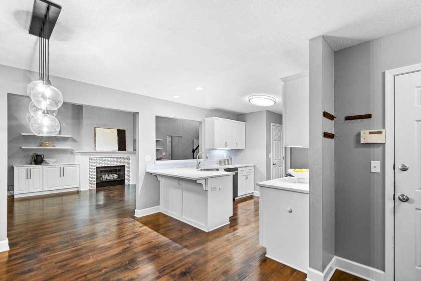 Welcome to 320 Branch Hill Park, where traditional charm meets - photo 12