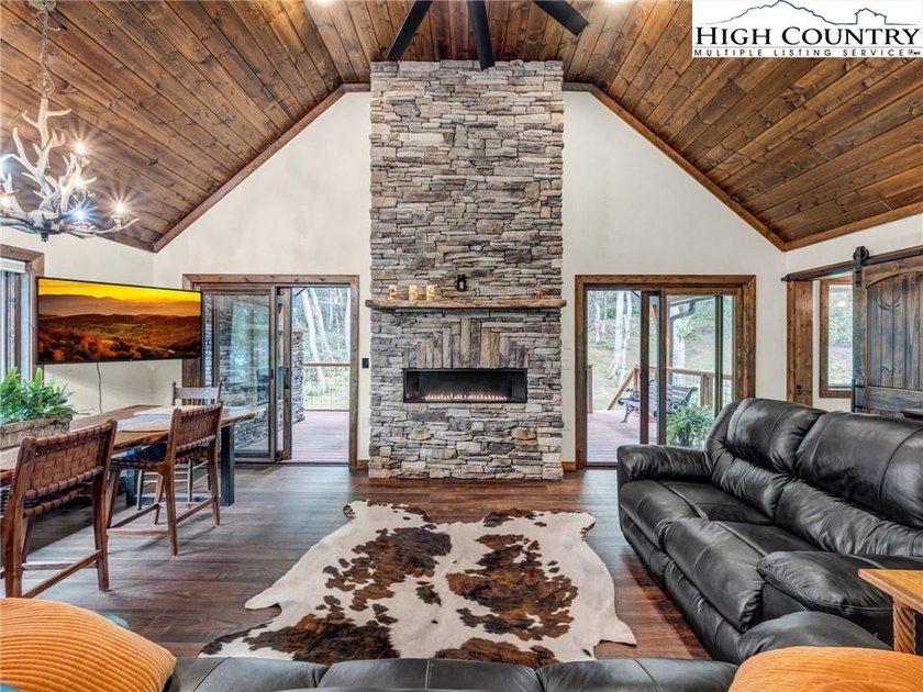 Sugar Pointe is quickly becoming the premier community on Sugar - photo 4