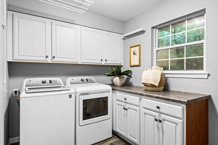 Welcome to 320 Branch Hill Park, where traditional charm meets - photo 25
