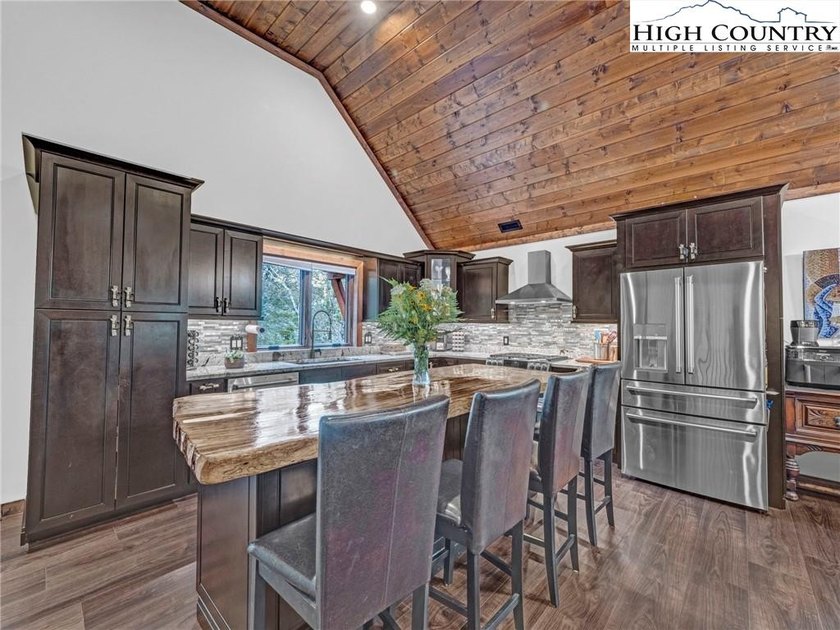Sugar Pointe is quickly becoming the premier community on Sugar - photo 7