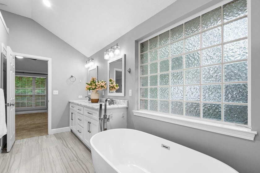 Welcome to 320 Branch Hill Park, where traditional charm meets - photo 30