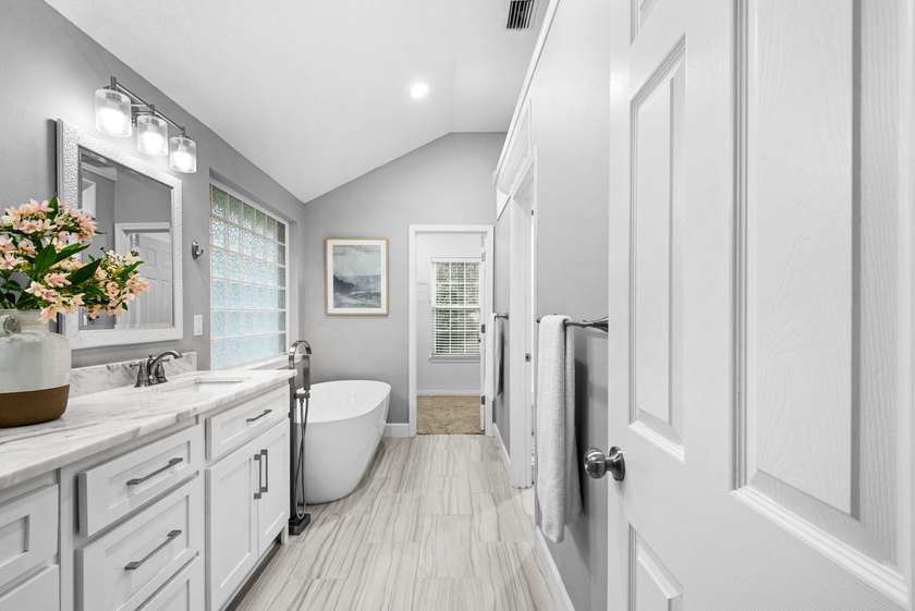 Welcome to 320 Branch Hill Park, where traditional charm meets - photo 31