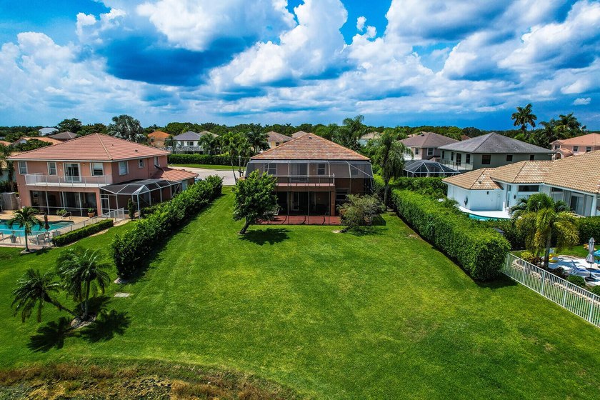 Discover this stunning two-story single-family residence in - photo 33