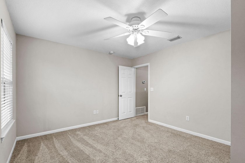 Welcome to 320 Branch Hill Park, where traditional charm meets - photo 37