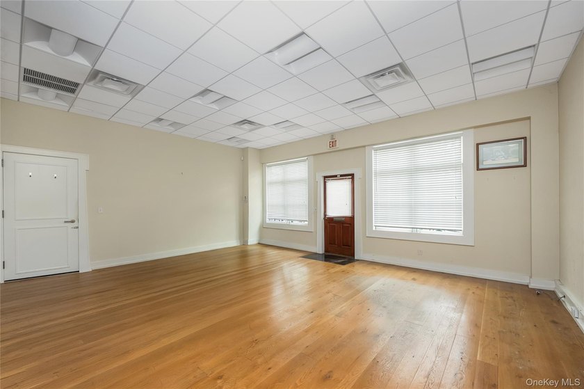 --Stop leasing when you can OWN your office suite! Approximately - photo 7