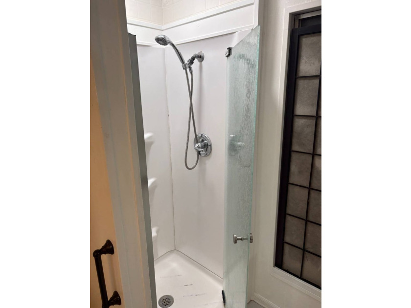 MOTIVATED SELLER!!! This home offers affordability and generous - photo 11