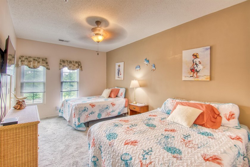 This beautiful FULLY-FURNISHED 3 bedroom 2 bath is located in - photo 13