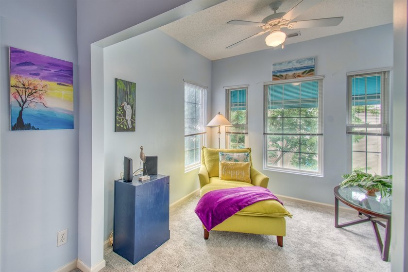 This beautiful FULLY-FURNISHED 3 bedroom 2 bath is located in - photo 17