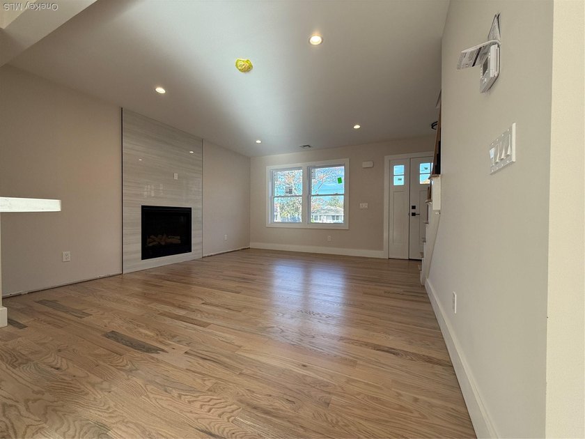 Brand-new custom Cape Cod home offering East End living with a - photo 6