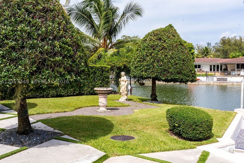 Secluded Lakefront Paradise in the City of Pleasant Living - photo 3