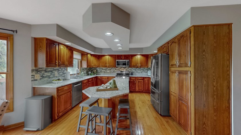 Amazing Stonebridge home on the Golf Course with full finished - photo 8