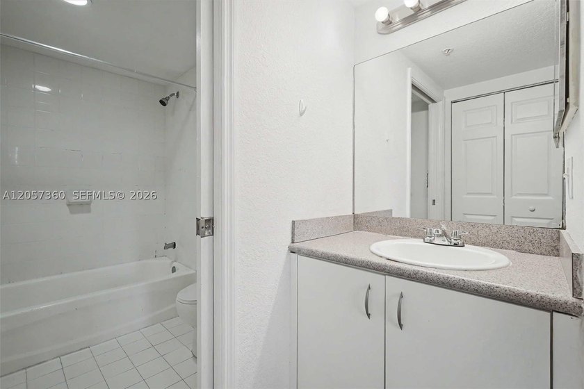 Investment opportunity can be rented from day one of - photo 8