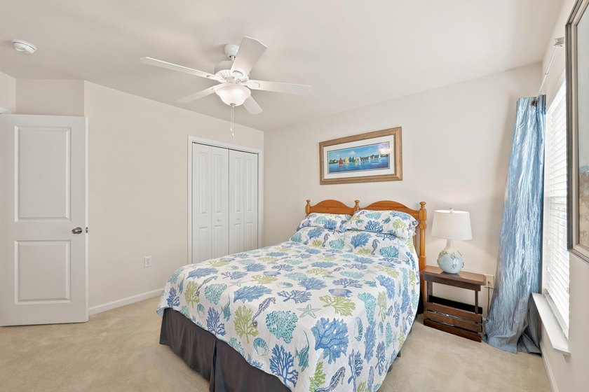 Welcome to this beautifully designed 4 bedrooms, 3.5 bathrooms - photo 43