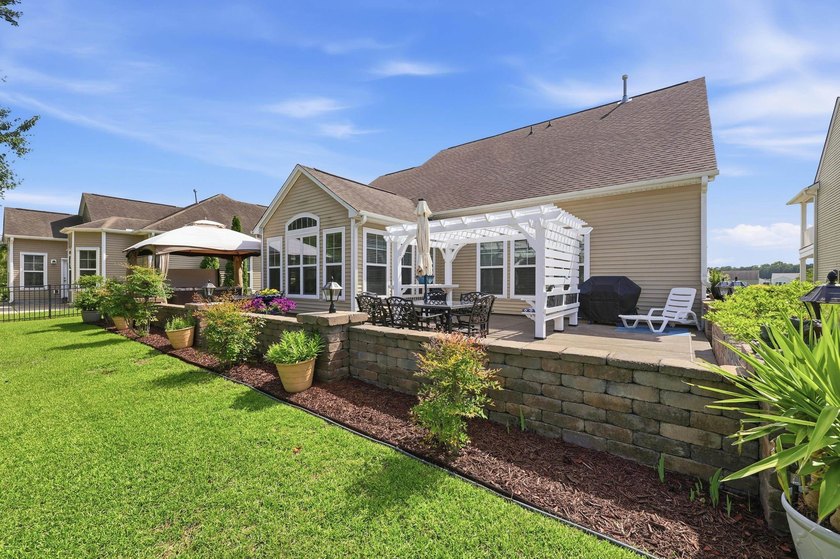 Welcome to this beautifully designed 4 bedrooms, 3.5 bathrooms - photo 50