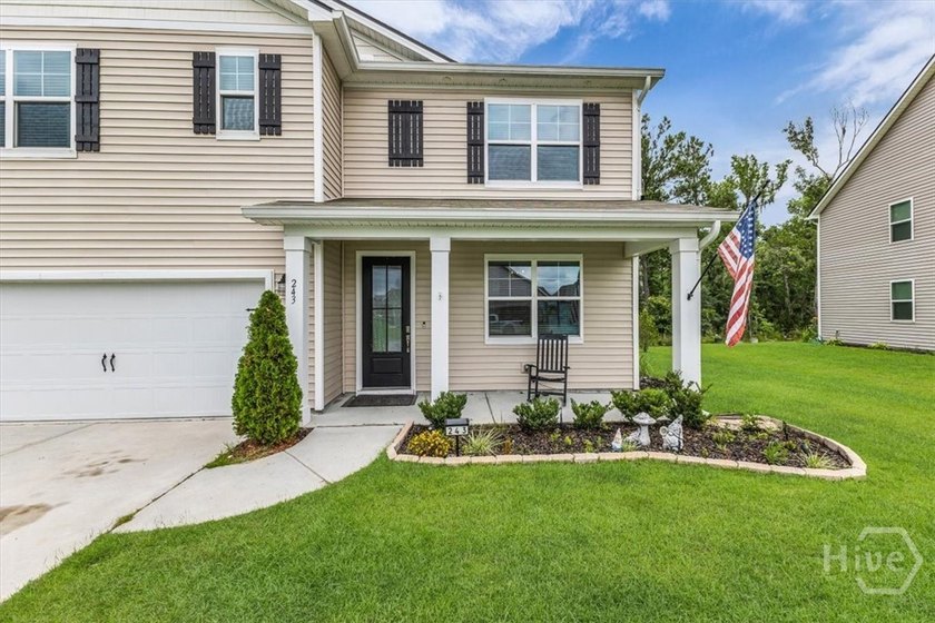 This 2-story, 5-bedroom, 3-bathroom beauty has laid all its - photo 5