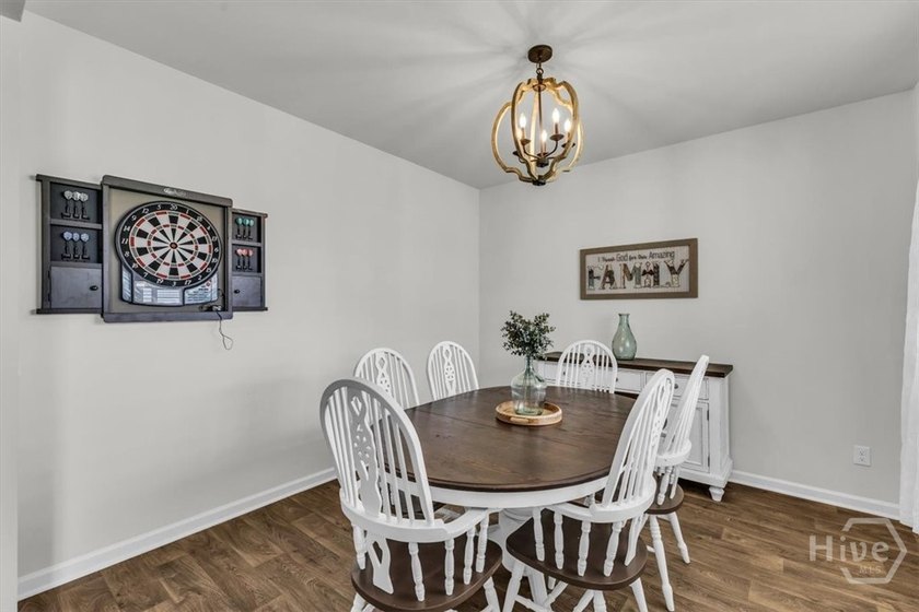 This 2-story, 5-bedroom, 3-bathroom beauty has laid all its - photo 9