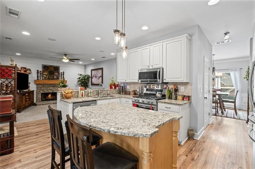 Welcome home to this stunning, move-in-ready 4-bedroom beauty - photo 13