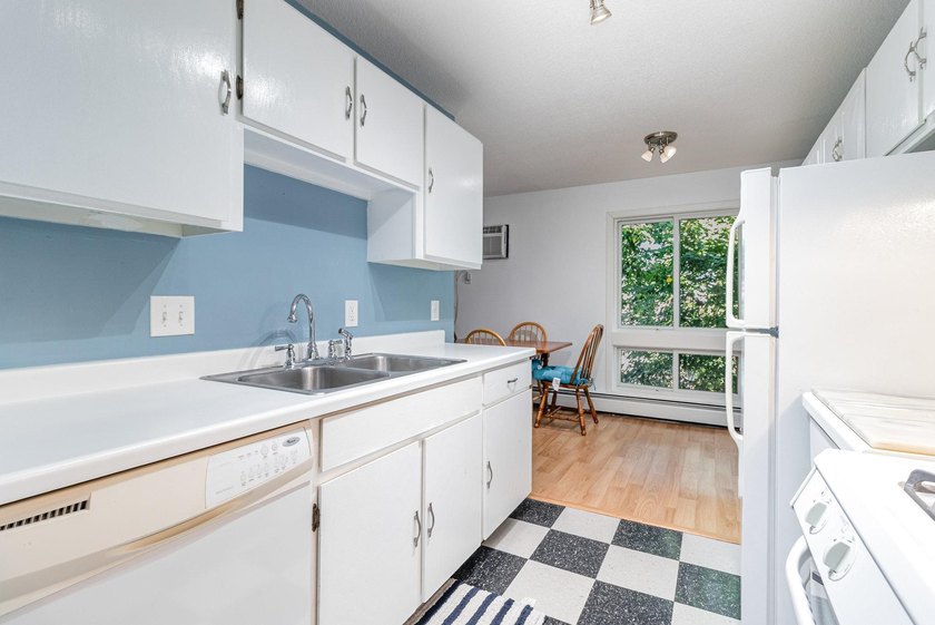 Fantastic location with great amenities! Situated in - photo 13
