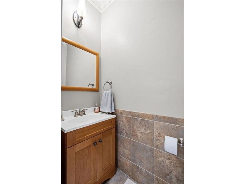 Welcome home to this stunning, move-in-ready 4-bedroom beauty - photo 17