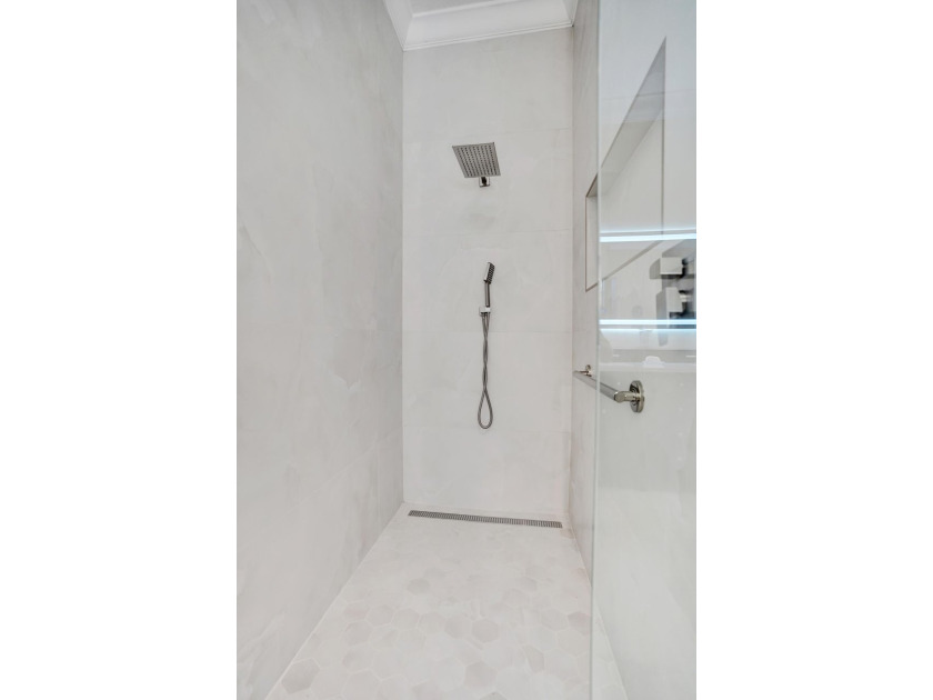 Move right into this beautifully updated 4-bedroom, 3.5-bath - photo 23