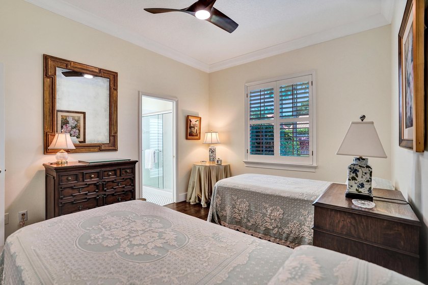 Move right into this beautifully updated 4-bedroom, 3.5-bath - photo 30