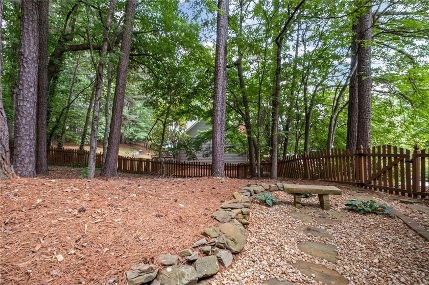 Welcome home to this stunning, move-in-ready 4-bedroom beauty - photo 34