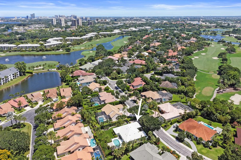 Move right into this beautifully updated 4-bedroom, 3.5-bath - photo 40