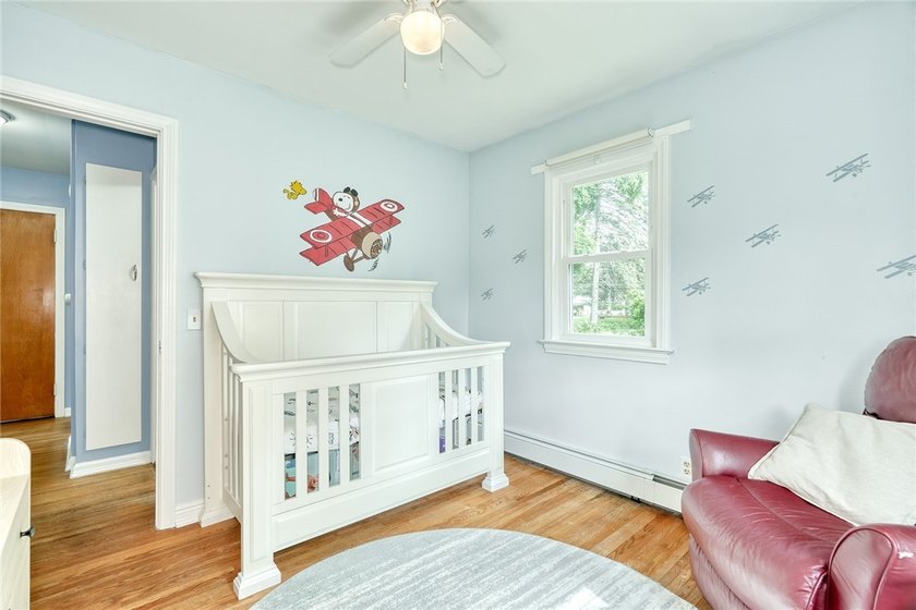 Welcome to 19 Loderdale Drive! This beautifully maintained - photo 20