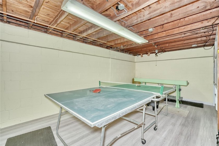 Welcome to 19 Loderdale Drive! This beautifully maintained - photo 23