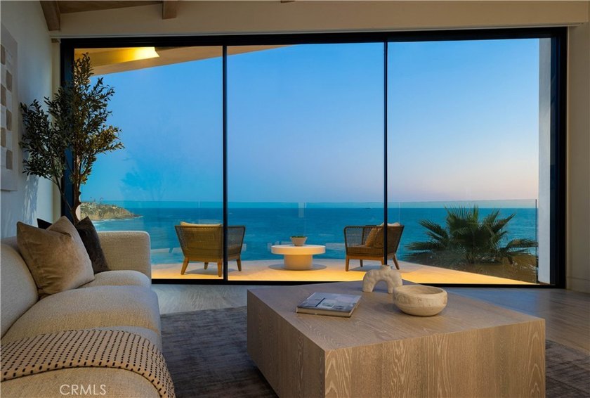 Perched atop an oceanfront bluff overlooking one of Laguna - photo 5
