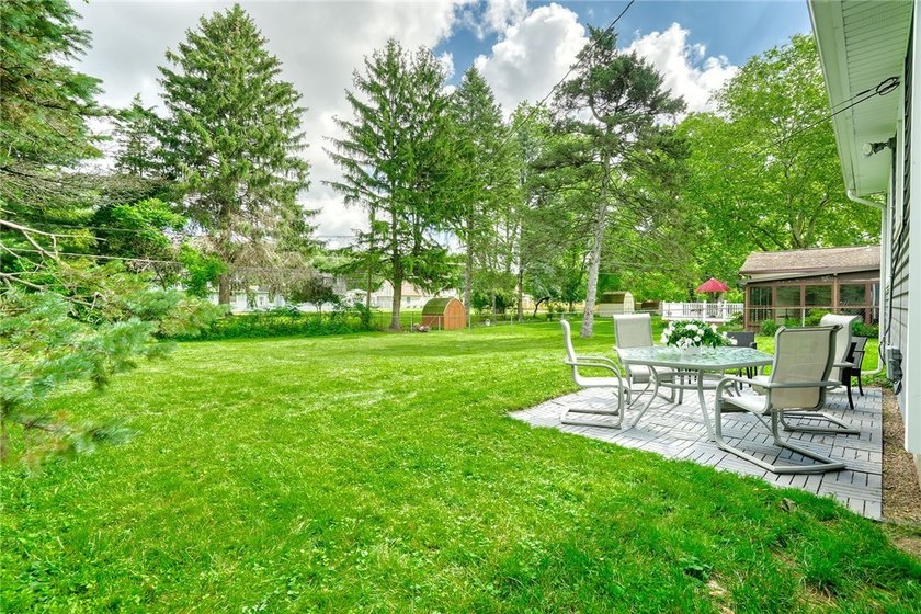 Welcome to 19 Loderdale Drive! This beautifully maintained - photo 29