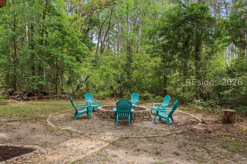 Tucked away on a private wooded setting boasting a prime lot - photo 29
