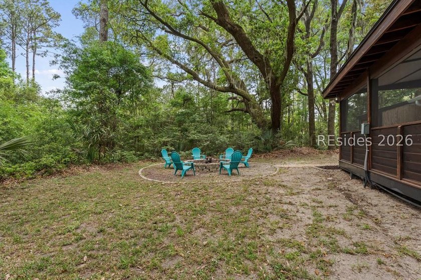 Tucked away on a private wooded setting boasting a prime lot - photo 31