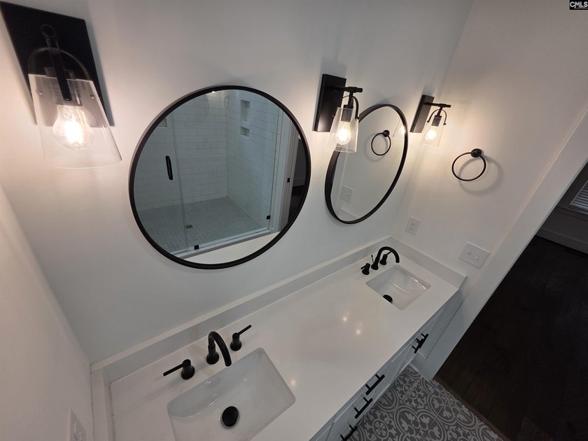 OPEN HOUSE 7/18 11am-1pm - Custom built home in 2022 has 4 - photo 15