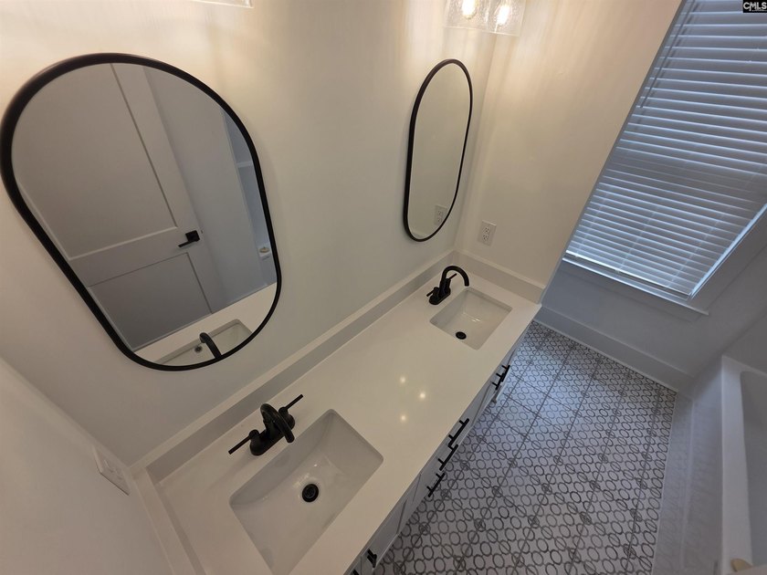OPEN HOUSE 7/18 11am-1pm - Custom built home in 2022 has 4 - photo 24