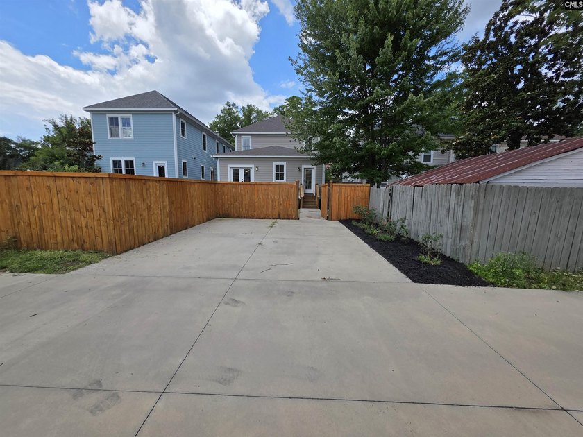 OPEN HOUSE 7/18 11am-1pm - Custom built home in 2022 has 4 - photo 42