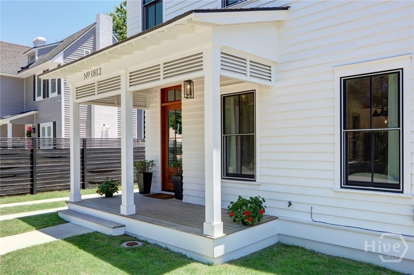 Quintessential Modern Living in the Starland / Thomas Square - photo 4