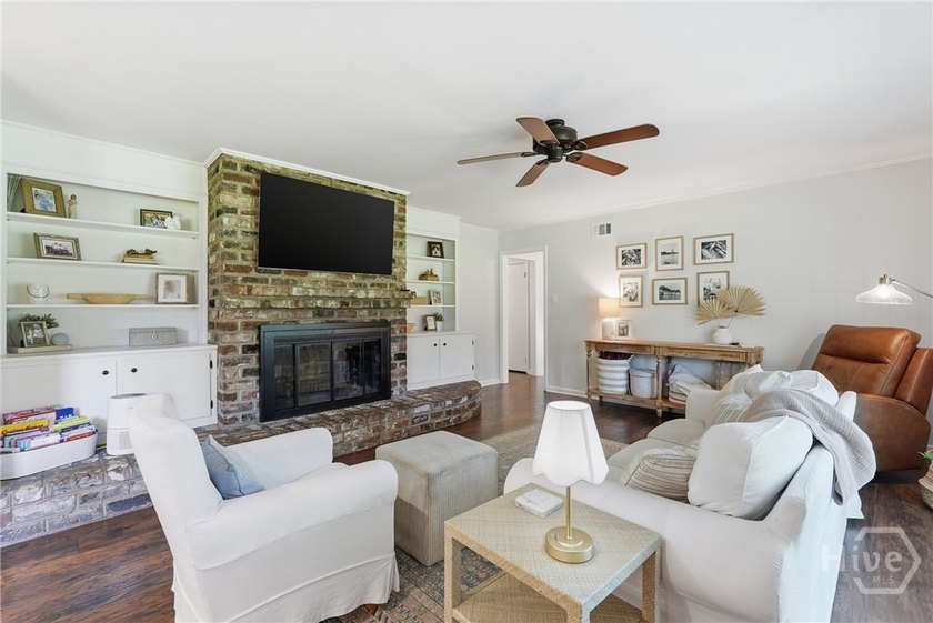 Sellers are relocating and need to sell ASAP! Beautifully - photo 8