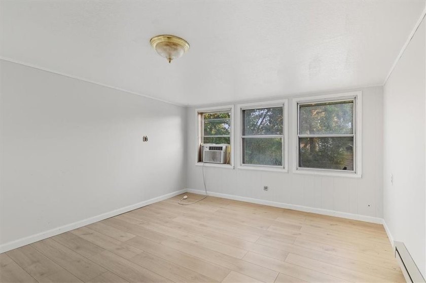 Check out this updated and affordable 3 bedroom, 1 home that - photo 11