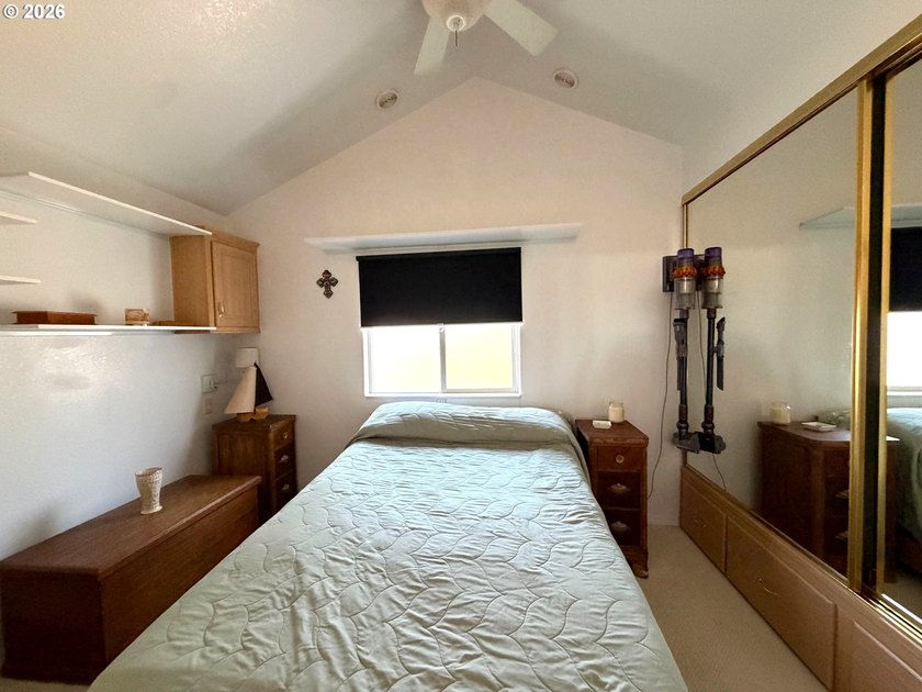 Updated 2004 park model located in the 55+ Chetco RV Park. This - photo 12