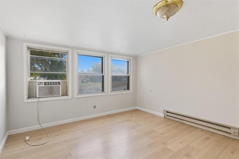 Check out this updated and affordable 3 bedroom, 1 home that - photo 14