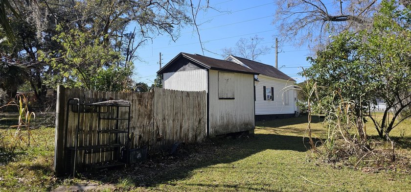 Discover the possibilities at 5676 Soutel Dr, Jacksonville, FL! - photo 6