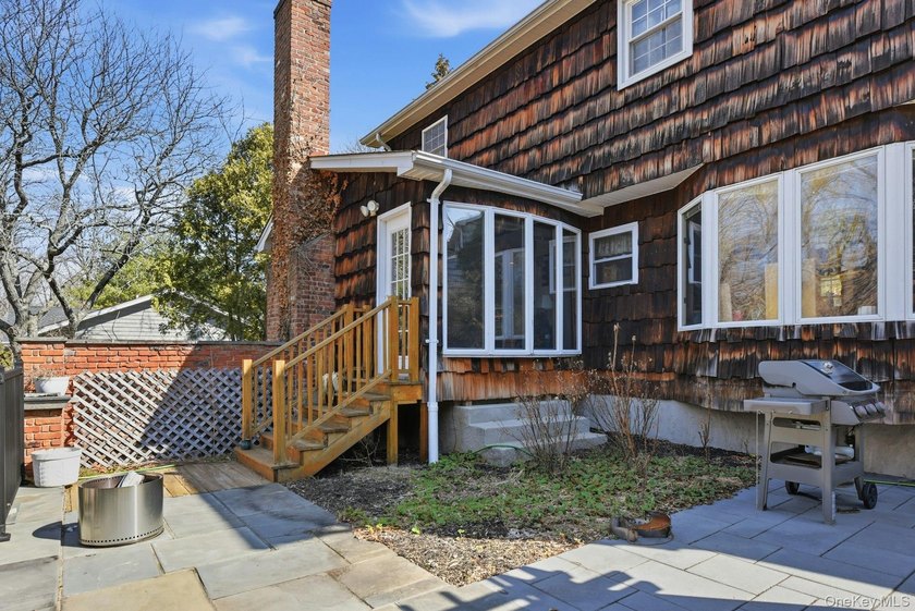 Located in one of the most desirable neighborhoods within the - photo 28