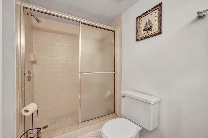 Beautiful 3 bedroom 2 bath furnished ''Catamaran I '' condo at - photo 33