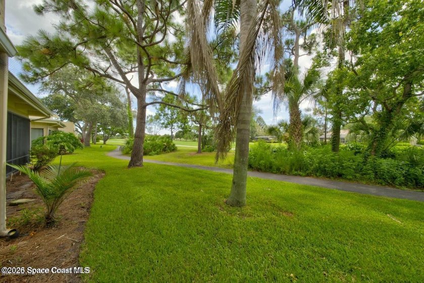 Enjoy views of the 16th &amp; 17th holes of the exclusive Suntree - photo 36
