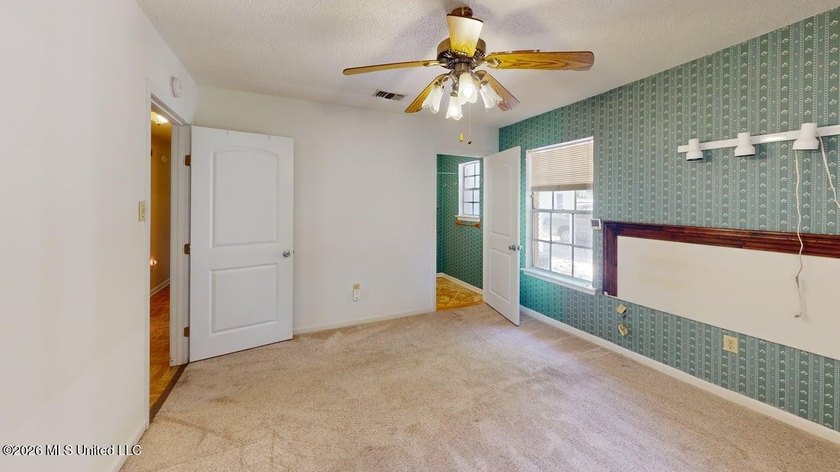 NEW TO THE MARKET! This fantastic home in coveted Pecan Park - photo 13