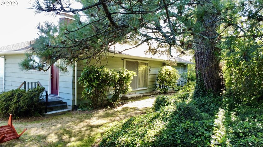 Live on top of the world in Camas, Washington. This rare, nearly - photo 7