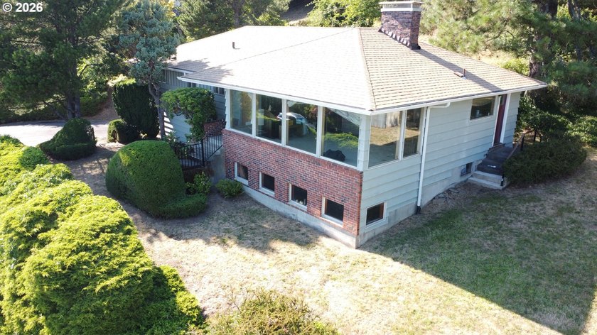 Live on top of the world in Camas, Washington. This rare, nearly - photo 10